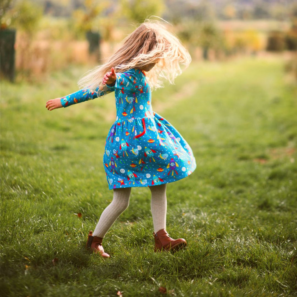 Little girl dresses with pockets discount